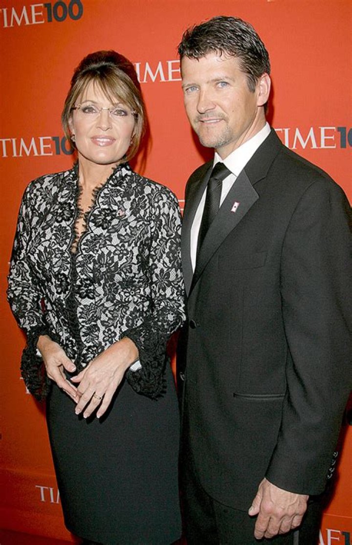 Who Is Todd Palin? 5 Things On Sarah Palin’s Former Husband – Hollywood Life