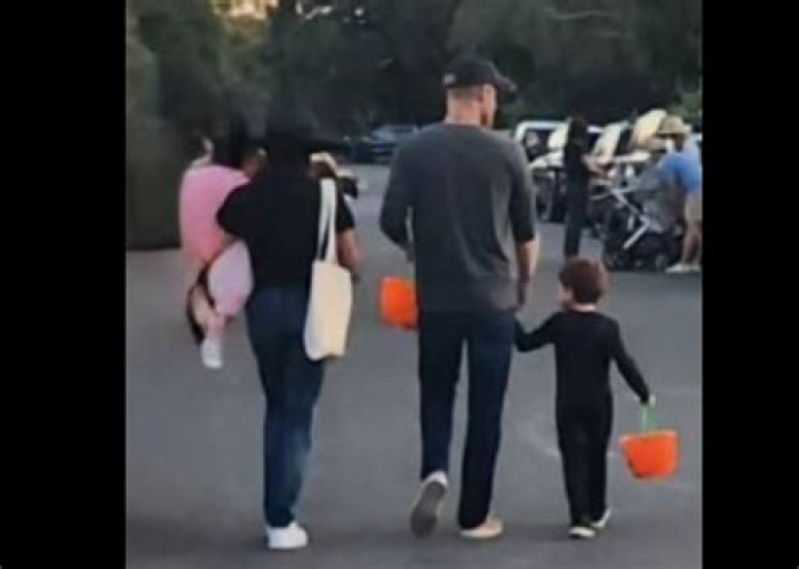 Why Celebs & All Parents Must Make Sure Their Kids Wear Real Face Masks On Halloween – Doctor Explains