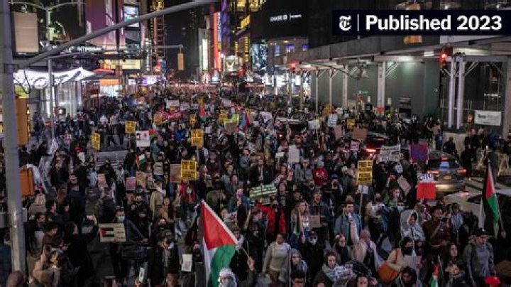 Why LA & NYC Protesters Curfew-Breaking Charges Won’t Be ‘Automatically Dropped’