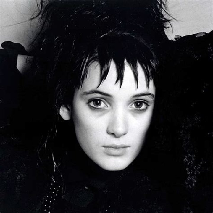 Winona Ryder in &lsquo;Edward Scissorhands&rsquo;