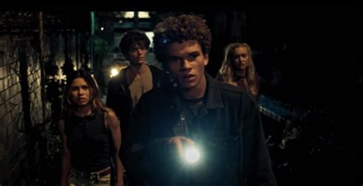 WOLF PACK: EP# 101 -- &ldquo;From a Spark to a Flame&rdquo; -- Chloe Robertson as Luna Briggs in WOLF PACK on Paramount+. Photo: Curtis Bonds Baker/Paramount+ &copy; 2022 MTVE All Rights Reserved.
