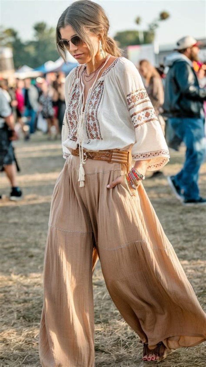 woman wearing boho pants