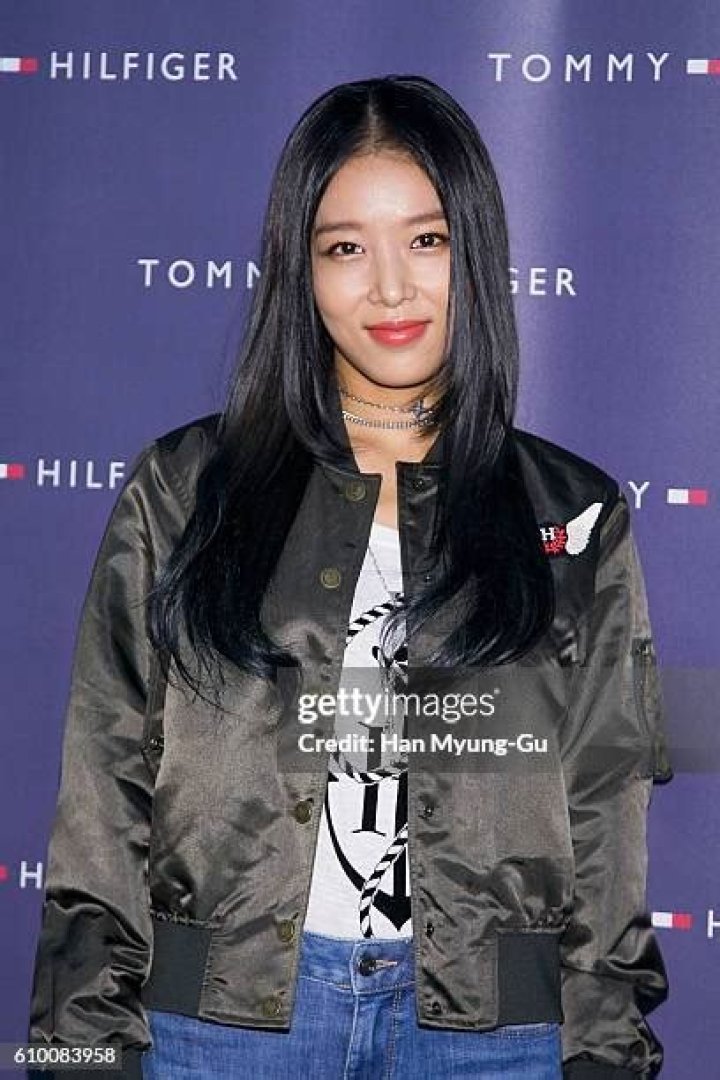 Yubin — Photos