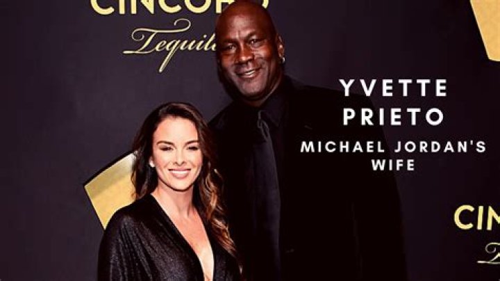 Yvette Prieto & Michael Jordan with their daughters
