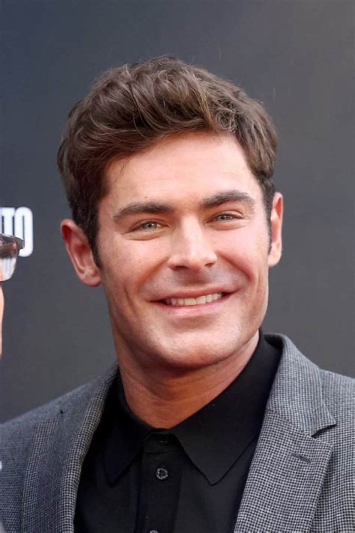Zac Efron &mdash; What A Stud Shirtless!