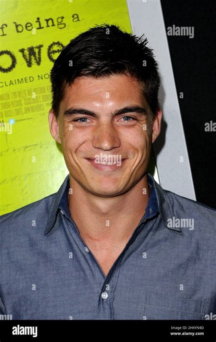 Zane Holtz visits HollywoodLife ahead of the premiere of his new film, Hunter Killer, starring Gerard Butler