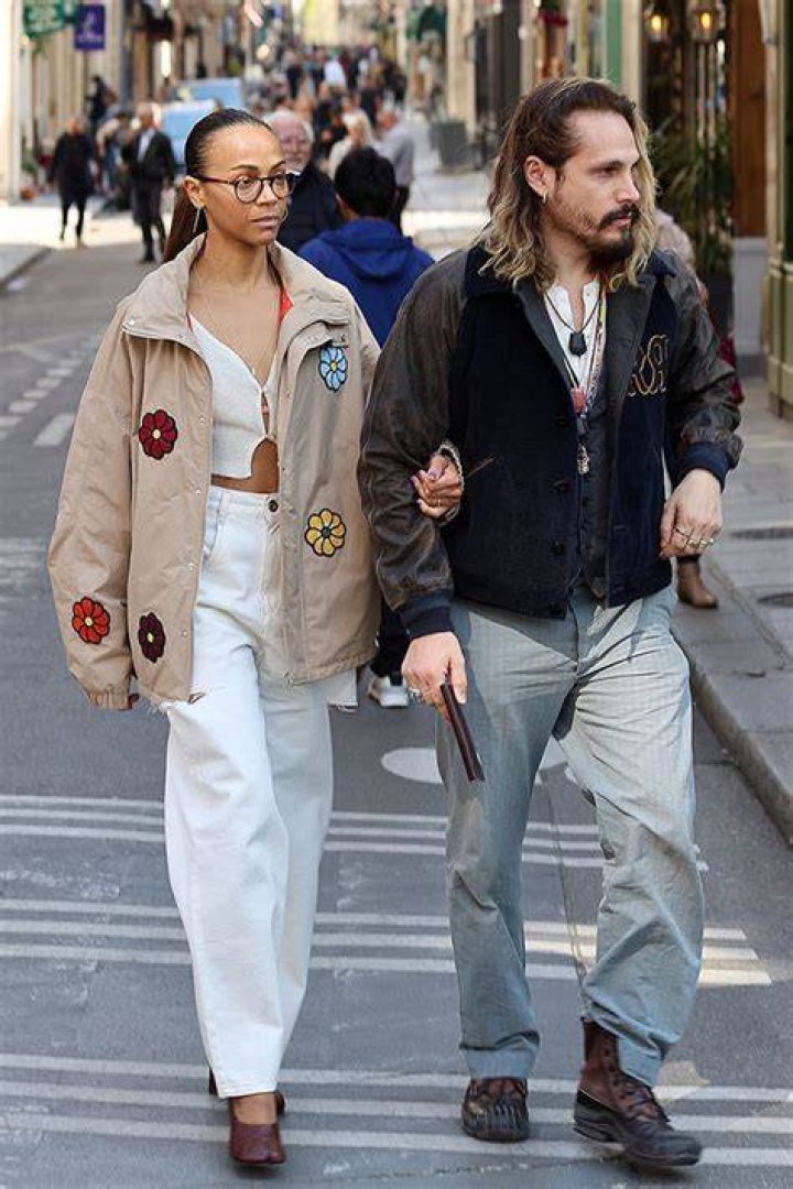 Zoe Saldana & Husband Marco Perego Pack On PDA On Paris Vacation – Hollywood Life